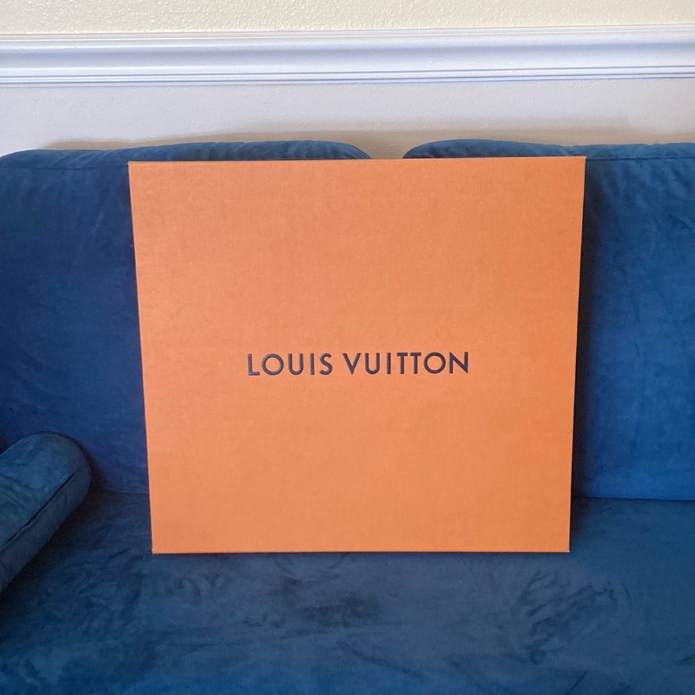 NEW LOUIS VUITTON LARGE MAGNETIC BOX